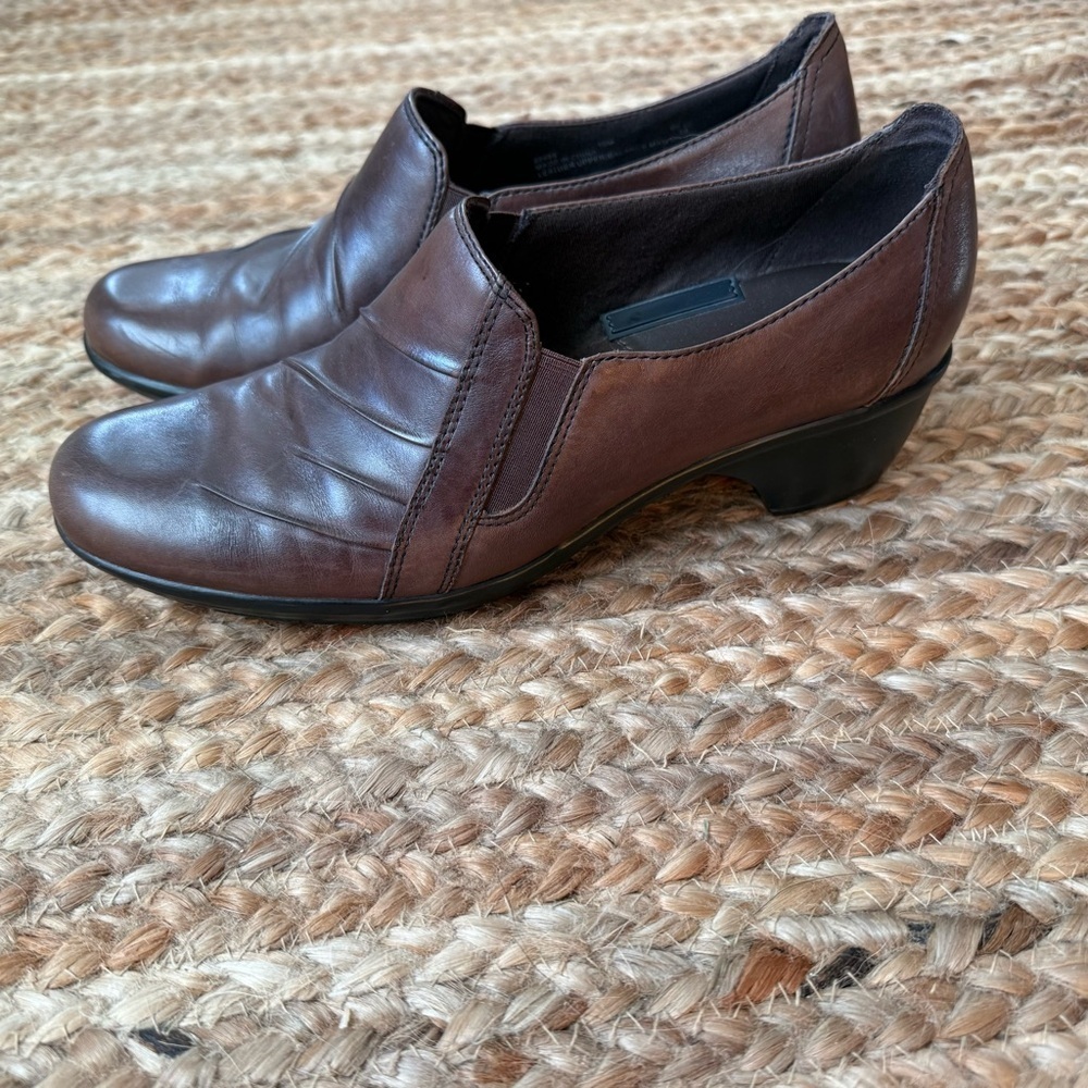 Clark’s Size 10 Partridge Brown Slip On Heeled Loafers